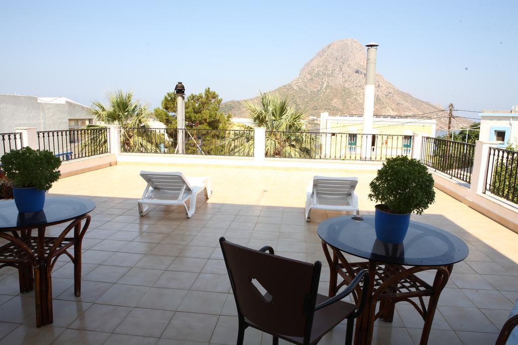 Vouros Palace Massouri Extérieur photo